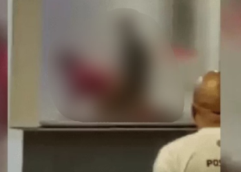 Vídeo: Casal fica 30 minutos dentro do Bradesco ‘afogando o ganso’: ‘O bagulho tá sério’