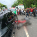 Vídeo: Motoqueiro morre com a cabeça esmagada por ônibus após ser batido por carro no P10