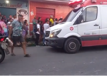 Vídeo: Homem é baleado enquanto levava cachorro pra passear em Manaus