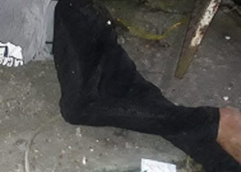 Homem é todo quebrado durante o Tribunal do Crime após supostamente dever os traficantes em Manaus