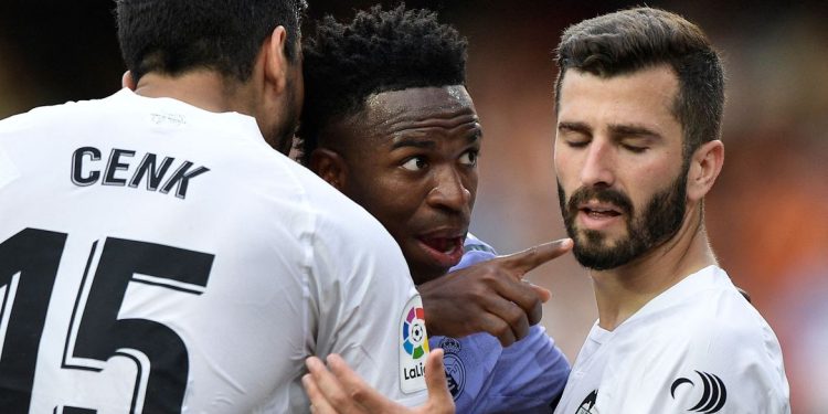 Racismo no futebol: Vini Jr sofre novo ataque durante derrota do Real Madrid