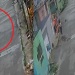 Vídeo mostra ladrão atropelando mulher a caminho da parada de ônibus em Manaus