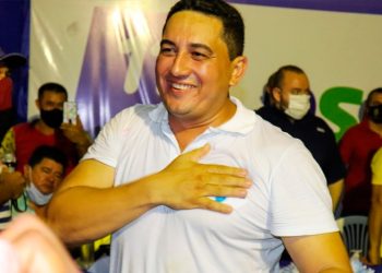 Prefeito ‘lutador’ Simão Peixoto teria fugido da polícia de voadeira e encontra-se foragido