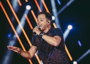 ‘Vocês não são crentes’, se revolta André Valadão após seguidores questionarem se ele tem amante