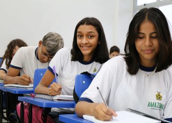 Amazonas dá início à consulta pública que pode acabar com Novo Ensino Médio 