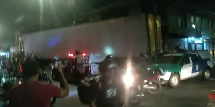 ​“Só queria dar uma volta”, homem rouba carreta, atropela pessoa e acaba preso em Manaus