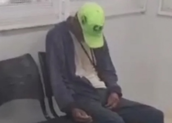 Paciente morre sentado em UPA e servidores são afastados