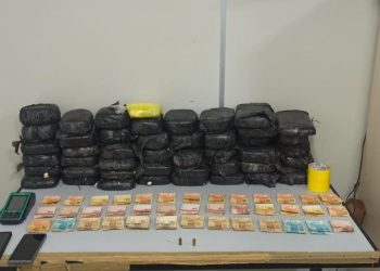 SSP-AM e PF prendem homem com 50kg de droga e arma na Zona Norte de Manaus