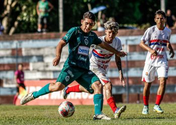 Homem baleado na cabeça agoniza no Zumbi