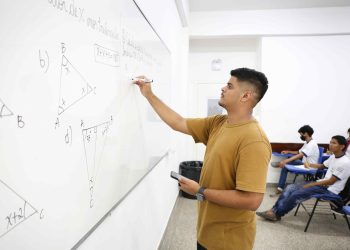 Governo do Amazonas convoca 77 profissionais da educação para atuar na capital e no interior