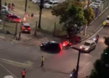 Prefeitura de Manaus investiga muro quebrado para fazer estacionamento rotativo no CSU