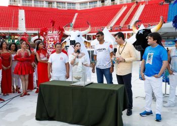 Garantido abre e Caprichoso fecha as três noites de festival
