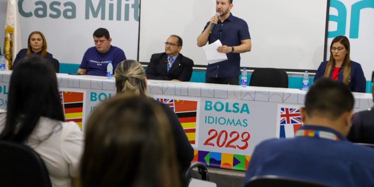 Prefeitura prorroga prazo para a entrega de documentos do Bolsa Idiomas até esta terça-feira, 27/6