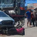 Motociclista fica gravemente ferido ao ser batido por carro na Manaus 2000; moto ficou presa na lataria