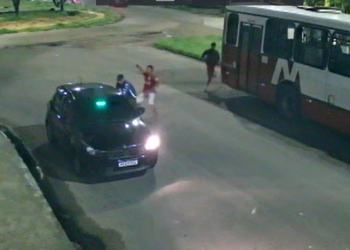 Vídeo: Quadrilha usa carro de app e faz cerca de 10 vítimas durante arrastões no Jorge Teixeira