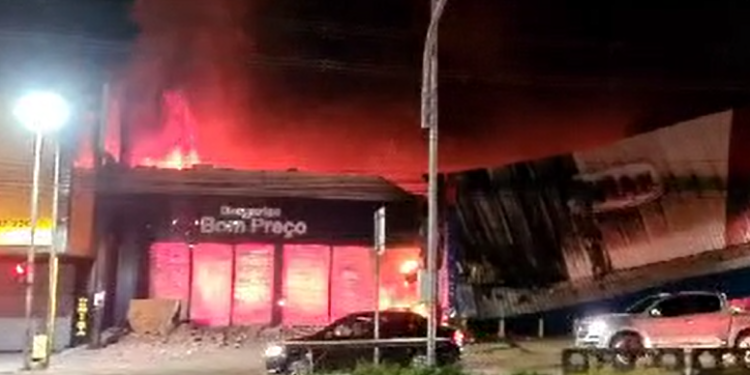 Só em drogaria incendiada na Torquato Tapajós o prejuízo é de quase R$ 2 milhões
