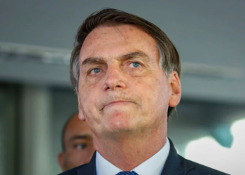 Maioria do TSE condena Bolsonaro à inelegibilidade por oito anos