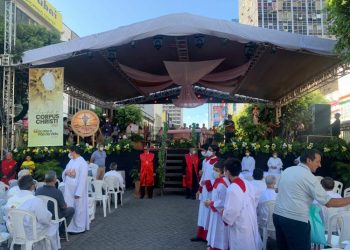 Missa e procissão estão na programação de Corpus Christi desta quinta (8)