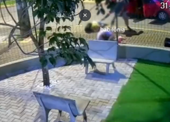 Vídeo mostra homem sendo executado a tiros dentro de condomínio de luxo; veja