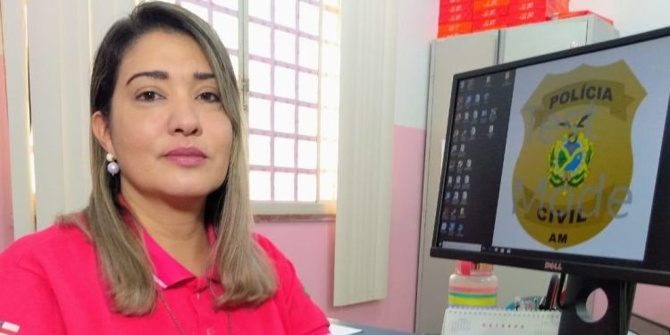 Delegada prende pai por tentar matar a esposa e as filhas queimadas em Manacapuru