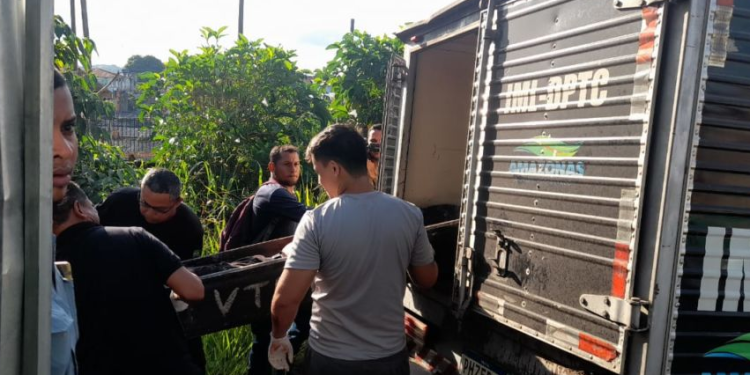 No Dia do Vigilante, profissional é encontrado morto dentro de quadra de escola em Manaus