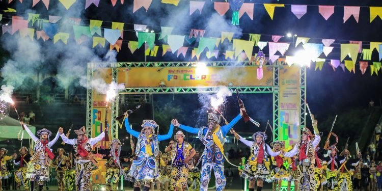 Festival Folclórico do Amazonas começa neste domingo e espera atrair 100 mil pessoas