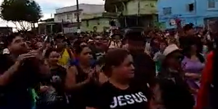Vídeo: milhares de fiéis tomam as ruas e já marcham para Jesus em Manaus
