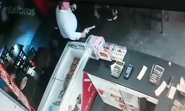 Vídeo: Briga entre idosos por causa de futebol termina com um morto em churrascaria