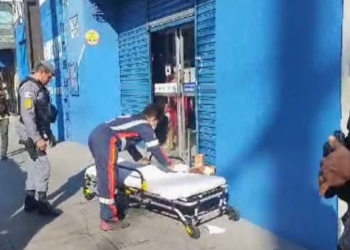 Homem leva tiro em cada mão enquanto caminhava na Grande Circular