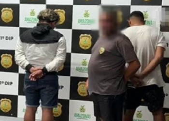Em Manaus, sargento da reserva da PM dá de cara na delegacia com o filho preso por roubo