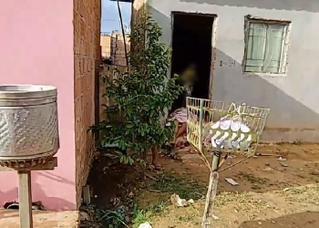 Menino de 17 anos morre com tiro no peito em rua atrás de casa no Cacau Pirêra