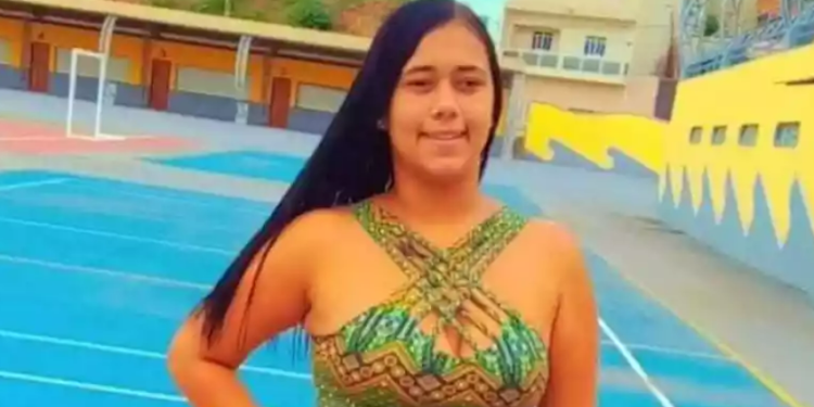 Pai mata a filha com facada no peito por causa de choro do neto