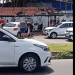 Vídeo: Duas pessoas ficam feridas após carro invadir ponto de ônibus em Manaus