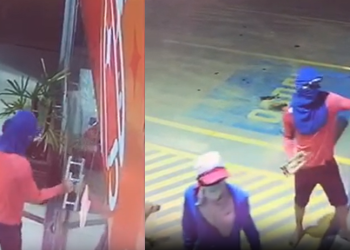 Vídeo: Dupla com rosto coberto quebra vidro de loja de conveniência em Manaus para roubar bebidas
