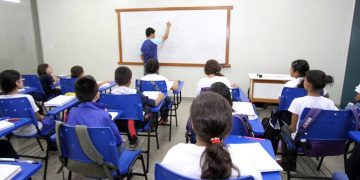 Governo reafirma reajuste de 8% na data base para professores