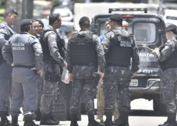 Filho tenta entrar em casa de madrugada e leva dois tiros do pai ao ser confundido com bandido