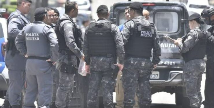 Filho tenta entrar em casa de madrugada e leva dois tiros do pai ao ser confundido com bandido