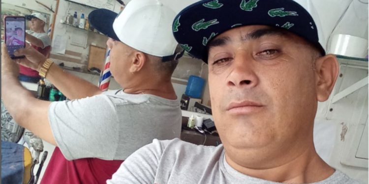 Detento do semiaberto executado na frente da esposa devia traficantes, afirma irmão
