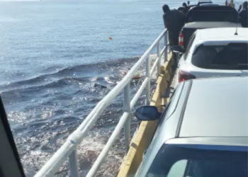 Motoboys jogam bombinhas na casa de cliente após ele bater no rosto de entregador