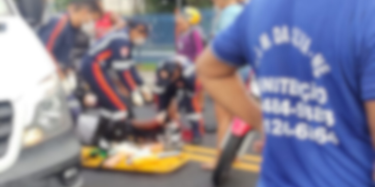 Veja vídeo onde motociclista tem perna dilacerada em acidente em Manaus