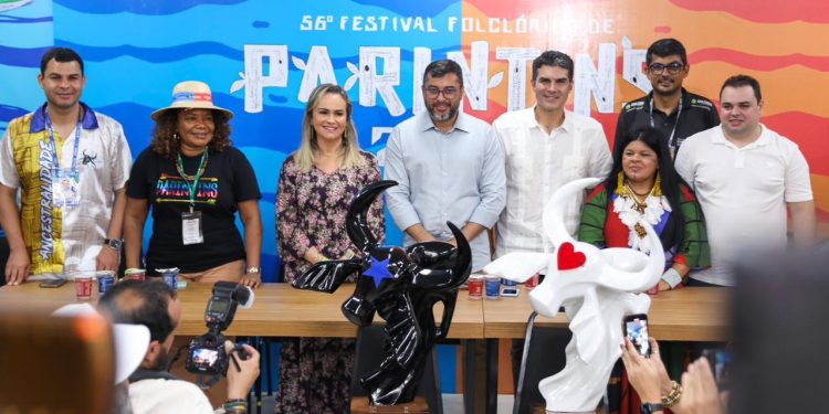 Ao lado de ministros, Wilson Lima prestigia abertura do 56º Festival Folclórico de Parintins