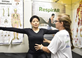 Paciente diagnosticada com Lúpus volta a andar após tratamento no programa RespirAR