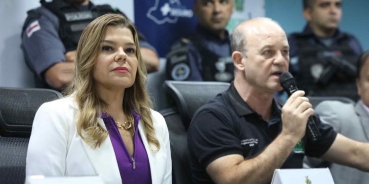 Facções estão ligando para as escolas de Manaus exigindo PIX para não atacar as unidades