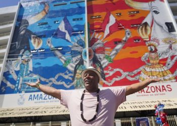 Famosos visitam Bumbódromo e se derretem por Parintins: ‘solo sagrado’