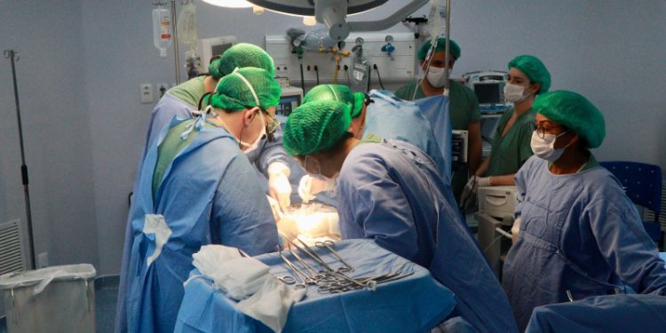 Wilson Lima diz que transplante renal inédito na rede pública estadual traz novas perspectivas para pacientes