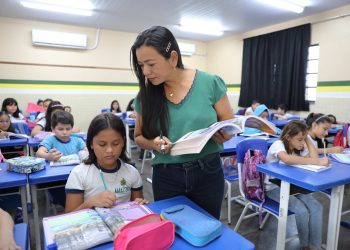 Mais de 600 escolas de Manaus e interior receberam 400 mil alunos na volta às aulas