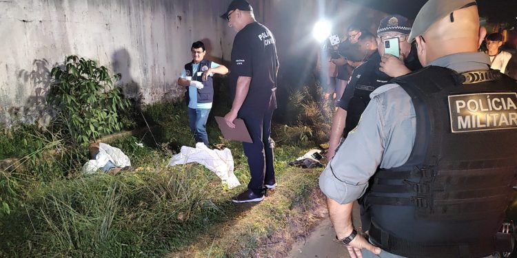Caminhão atinge e mata motoqueiro no Tarumã; cenas fortes