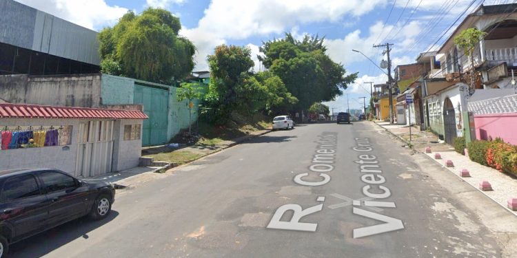 Interdição altera trânsito e linhas de ônibus no bairro Santo Antônio