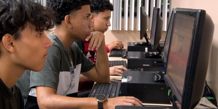 Escola da CMM oferta novas vagas para cursos gratuitos em Manaus
