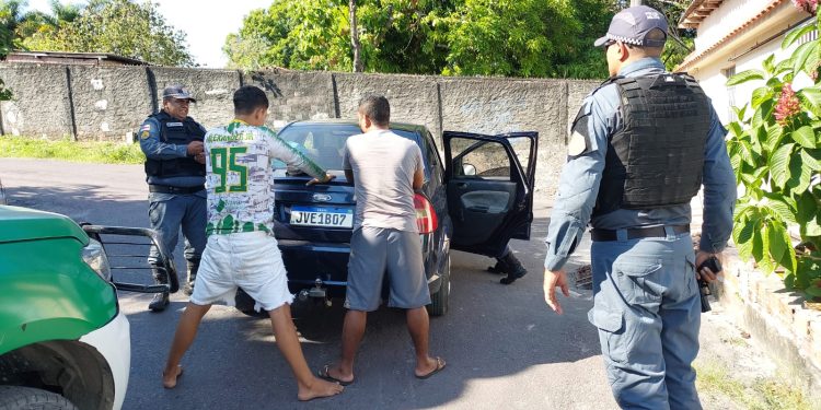 Após tentar matar morador de rua na zona Norte, dupla é presa pela PM